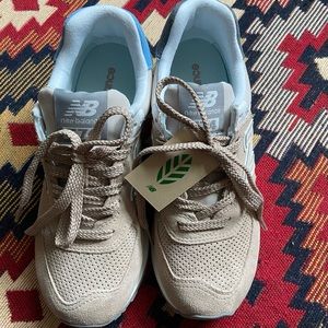 Brand new, never worn New Balance 574’s. Perfect color combo.